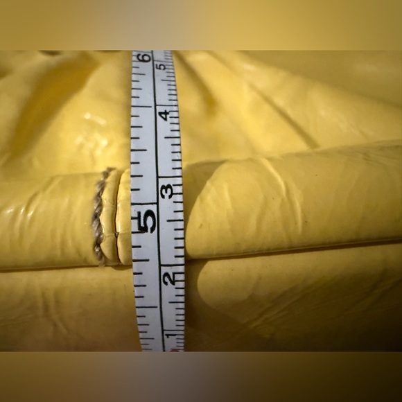 Coach Shoulder bag, same or next day shipping from a smoke & pet free 🏡 - Picture 6 of 6